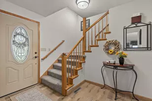 1079 Grassy Plains Dr, Neenah, WI 54956 - Photo 8