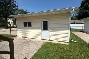 27 E 14th St, Clintonville, WI 54929 - Photo 32