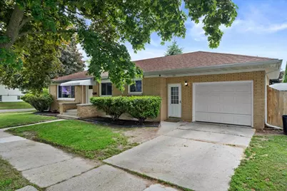 1201 S 19th Street, Manitowoc, WI 54220 - Photo 2