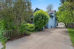 579 Oak St, Neenah, WI 54956 - Photo 30