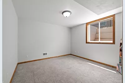 2143 W Melcorn Circle, De Pere, WI 54115 - Photo 36