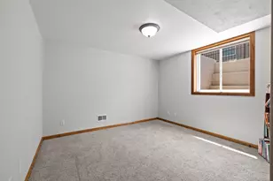 2143 W Melcorn Cir, De Pere, WI 54115 - Photo 36