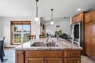2143 W Melcorn Cir, De Pere, WI 54115 - Photo 12