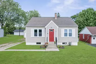3920 14th St, Menominee, MI 49858 - Photo 2