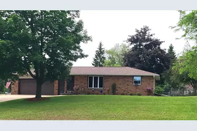 1023 Rockwell Road, Green Bay, WI 54313 - Photo 2