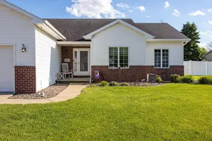 1304 Whitetail Dr, Neenah, WI 54956 - Photo 2