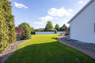 1304 Whitetail Drive, Neenah, WI 54956 - Photo 40