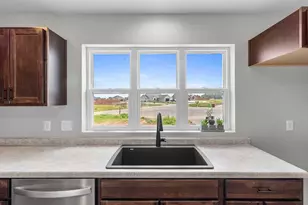 2650 Lawrence Ln, Neenah, WI 54956 - Photo 8