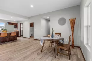 2650 Lawrence Ln, Neenah, WI 54956 - Photo 12