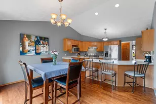 1301 Kampo Dr, Neenah, WI 54956 - Photo 10