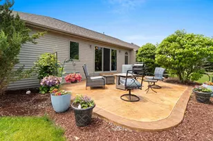1301 Kampo Dr, Neenah, WI 54956 - Photo 2