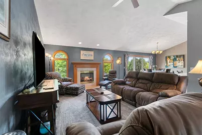1301 Kampo Drive, Neenah, WI 54956 - Photo 8