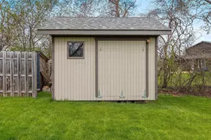 1354 Camelot Ct, Oneida, WI 54155 - Photo 38