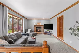 1354 Camelot Ct, Oneida, WI 54155 - Photo 8