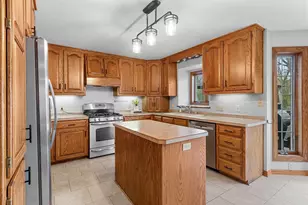 1354 Camelot Ct, Oneida, WI 54155 - Photo 12