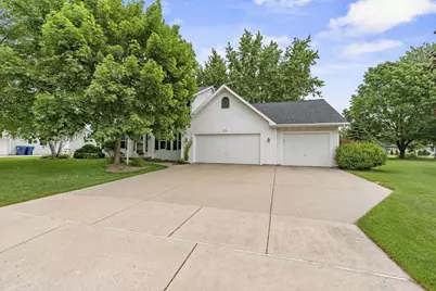 2936 Blue Moon Drive, Green Bay, WI 54311 - Photo 2