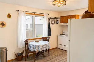 1217 E Mitchell Ave, Appleton, WI 54915 - Photo 6