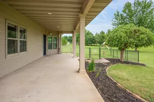 8120 Challenger Dr, Neenah, WI 54956 - Photo 8