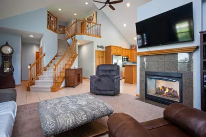 8120 Challenger Drive, Neenah, WI 54956 - Photo 14