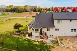 8120 Challenger Dr, Neenah, WI 54956 - Photo 12