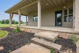 8120 Challenger Dr, Neenah, WI 54956 - Photo 4