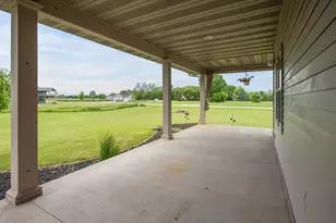 8120 Challenger Dr, Neenah, WI 54956 - Photo 6