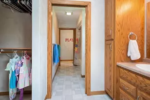 8120 Challenger Dr, Neenah, WI 54956 - Photo 38