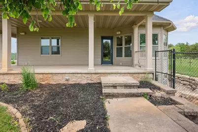 8120 Challenger Drive, Neenah, WI 54956 - Photo 4