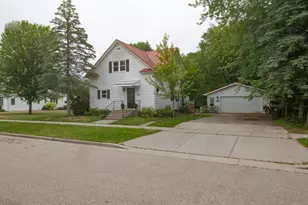 215 N Oxford St, Wautoma, WI 54982 - Photo 40
