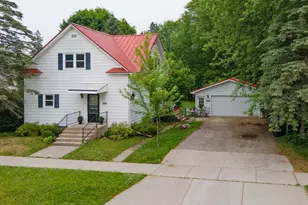 215 N Oxford St, Wautoma, WI 54982 - Photo 8