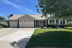 N2290 Holy Hill Dr, Greenville, WI 54942 - Photo 2