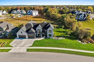 2011 Labyrinth Ln, De Pere, WI 54115 - Photo 4