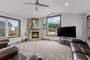 710 Westhill Dr, Green Bay, WI 54313 - Photo 14