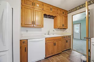 291 Vincent St, Fond du Lac, WI 54935 - Photo 8