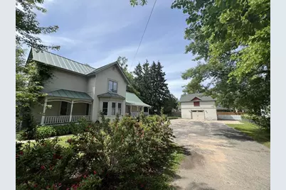 713 E Lake Street, Waupaca, WI 54981 - Photo 2