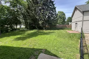 713 E Lake St, Waupaca, WI 54981 - Photo 6