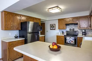 2656 W Sunnyview Rd, Appleton, WI 54914 - Photo 2