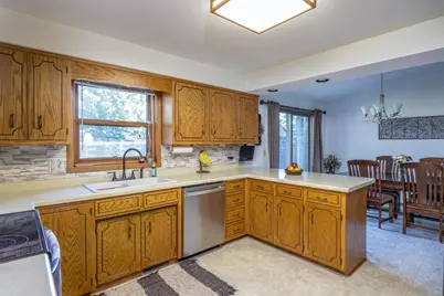 2656 W Sunnyview Road, Appleton, WI 54914 - Photo 6