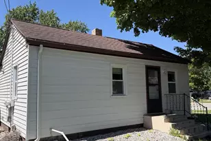 1128 St George St, Green Bay, WI 54302 - Photo 2