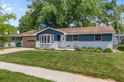 334 Westplain Drive, Green Bay, WI 54303 - Photo 2