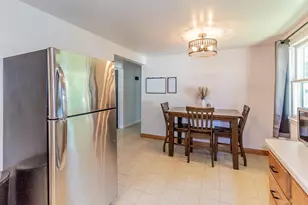 527 E Wilson Ave, Appleton, WI 54915 - Photo 8