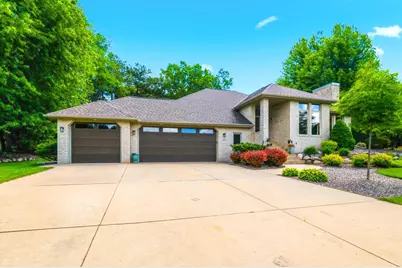 4000 Buckeye Way, Green Bay, WI 54311 - Photo 2
