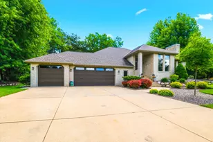 4000 Buckeye Way, Green Bay, WI 54311 - Photo 2