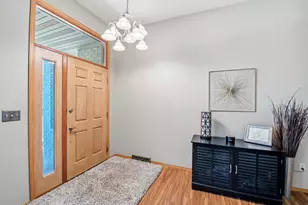 4000 Buckeye Way, Green Bay, WI 54311 - Photo 6