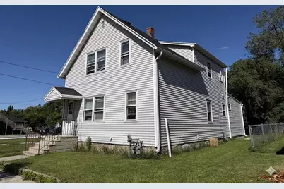 1017 N Webster Avenue, Green Bay, WI 54302 - Photo 2