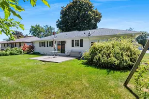 1430 Oak Ridge Dr, Green Bay, WI 54304 - Photo 8
