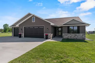 6636 Rustic Oaks Drive, Winneconne, WI 54986 - Photo 2