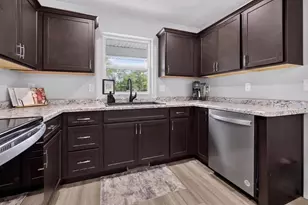 37 Ash Grove Pl, Kaukauna, WI 54130 - Photo 6