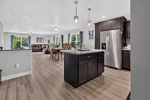 37 Ash Grove Pl, Kaukauna, WI 54130 - Photo 10