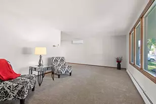 406 St Jude St, Green Bay, WI 54303 - Photo 8